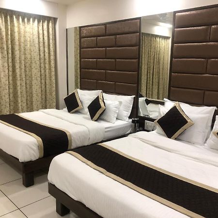 Hotel Circle Inn Ahmadabad Zewnętrze zdjęcie