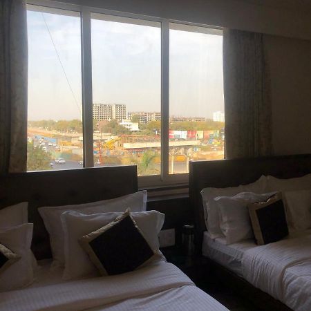 Hotel Circle Inn Ahmadabad Zewnętrze zdjęcie