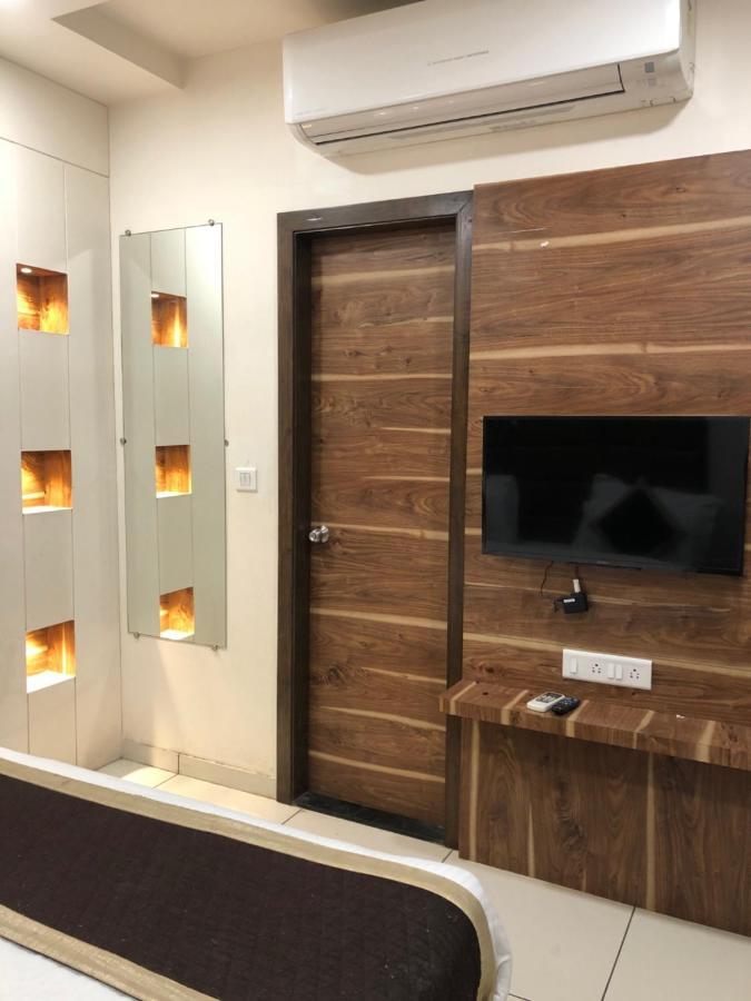 Hotel Circle Inn Ahmadabad Zewnętrze zdjęcie