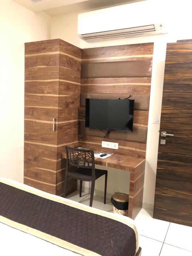 Hotel Circle Inn Ahmadabad Zewnętrze zdjęcie