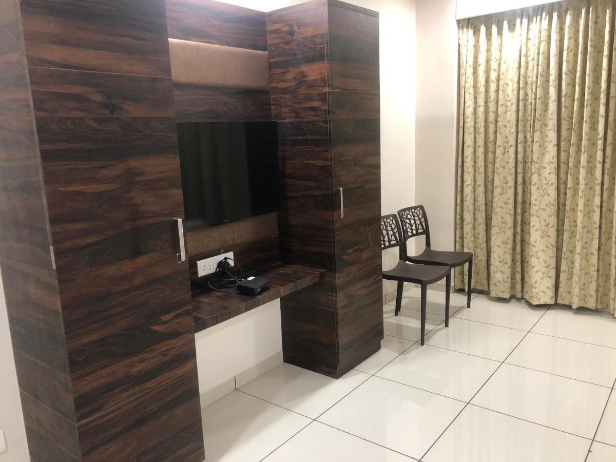 Hotel Circle Inn Ahmadabad Zewnętrze zdjęcie