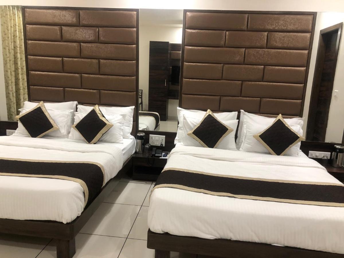 Hotel Circle Inn Ahmadabad Zewnętrze zdjęcie